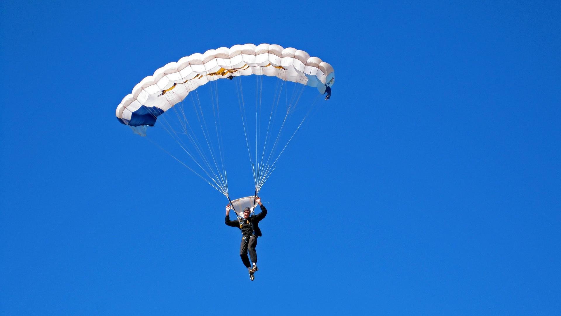 中小学篮球注重培养运动兴趣促进健康生活，中小学生篮球培训方案